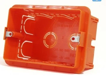 علبة ثلاثية داخلية باطون جيفيز GEWISS